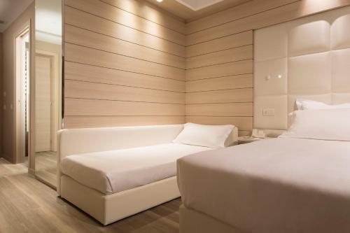 Deluxe Triple Room with Sea View