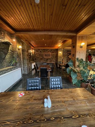 餐厅, Gudauri Hut Hotel in 古多里