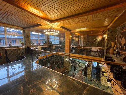 餐厅, Gudauri Hut Hotel in 古多里