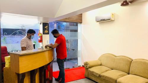 Half Moon Palace Chennai – Chennai, IL