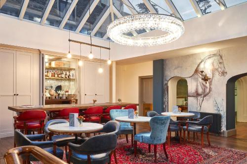 Ellenborough Park - image 12