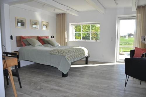 1 queen bed