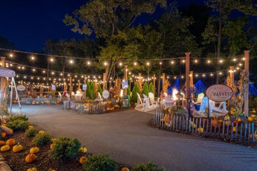 กิจกรรม, เดอะ รีสอร์ต แอท กัฟเวิร์นเนอร์ ครอสซิง (The Resort at Governor's Crossing) in เซวีร์วิลล์ (TN)