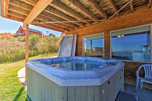 Garden City Lake House Hot Tub and Views!