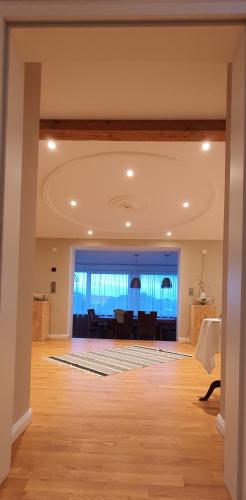 Hochwertiges Penthaus mit großer Dachterrasse in ruhiger Stadtlage