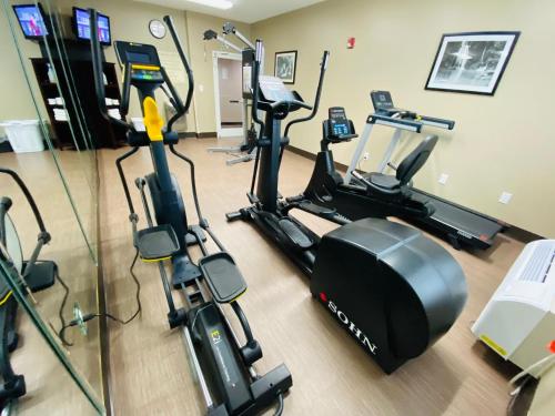 Sleep Inn & Suites Jacksonville near Camp Lejeune - image 7
