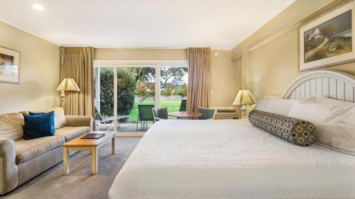 East Hampton House Resort