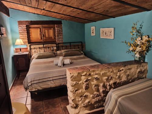 LA HUETA PRIMERO in Orcera