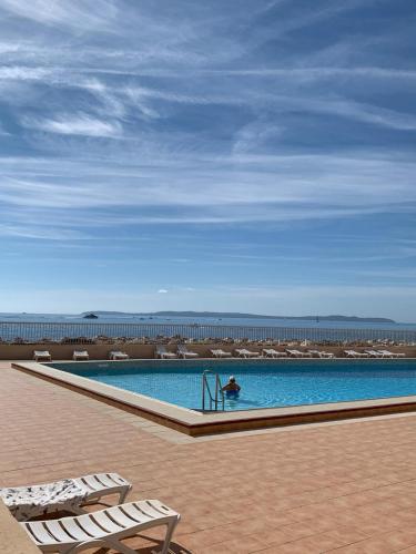Beautiful apartment with pool and sea view in Bormes-les-Mimosas gîte à louer Parc National de Port-Cros