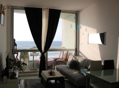 Amazing flat by the sea