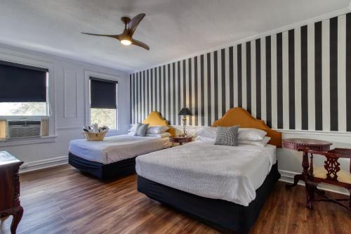 New Hotel Collection Downtown St Pete - image 11