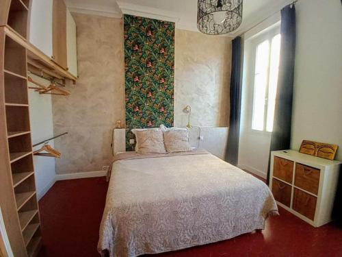 Grand appartement typique marseillais (60m2) gîte à louer Marseille 06