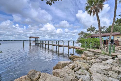 Relaxing Riverfront Oasis 5 Mi to Satellite Beach in Merritt Island (FL)