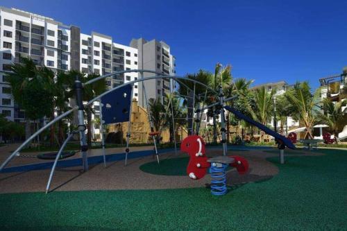 Beachfront Villa at Swiss Garden Resort Residences - min 2 nights stay in Kuantan