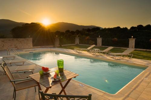 superb villa with private pool peaceful location
