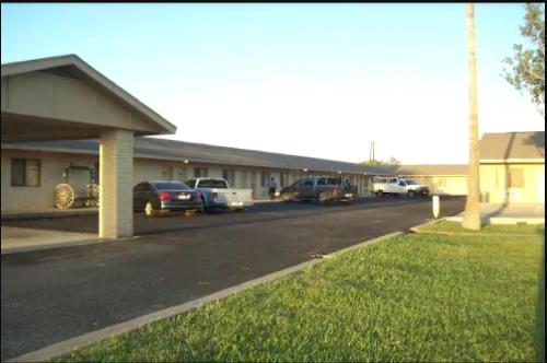 Hebbronville Executive Inn - image 13