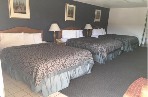 Hebbronville Executive Inn