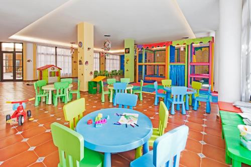 娛樂設施, 厄爾巴卡斯蒂略聖喬治&安提瓜套房酒店 (Elba Castillo San Jorge & Antigua Suite Hotel) in 科斯塔德安提瓜 / 軸