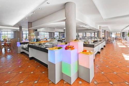 餐廳, 厄爾巴卡斯蒂略聖喬治&安提瓜套房酒店 (Elba Castillo San Jorge & Antigua Suite Hotel) in 科斯塔德安提瓜 / 軸