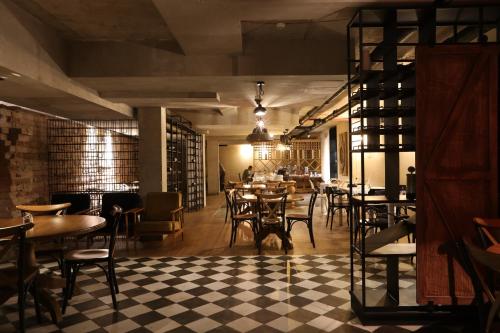 مطعم, فندق تبليسي بارك (Tbilisi Park Hotel) in وسط مدينة تبليسي