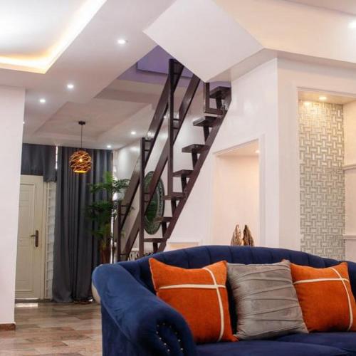 Luxury 3 Bedroom Apartment VI
