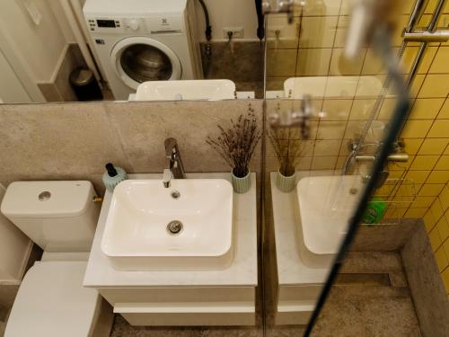 Lemon Elegant Old Town Studio Room Type - One-Bedroom Apartment