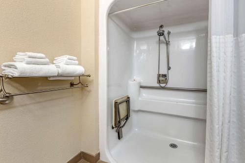 Comfort Inn La Porte - image 10