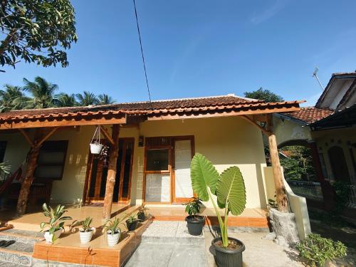 Sadewa homestay batukaras