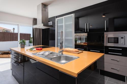 Luxury Villa Callao private heated pool Free Car except Christmas in Tenerife