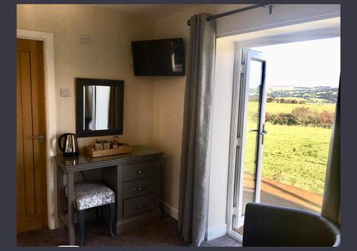 Chevin End Guest House - image 4