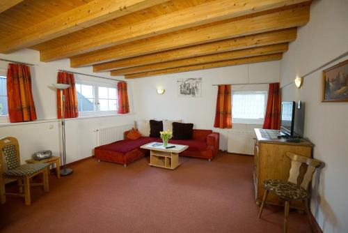 Alpenstern Pension Suites - image 14