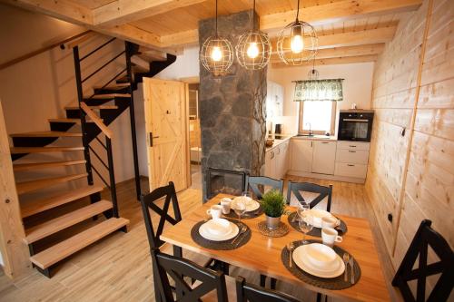 2 bedrooms, 5 beds