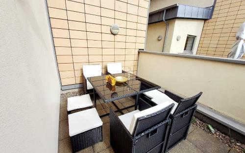 2 Bed Aprtmt- Waterfront 5 Beds Parking - image 2
