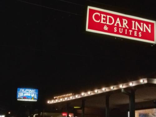 Cedar Inn & Suites