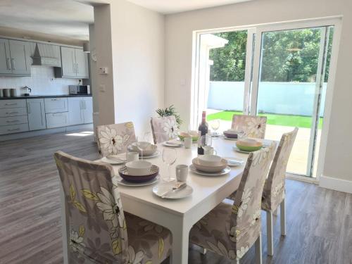 外部景觀, Bay Area House, Spiddal in 斯比達爾