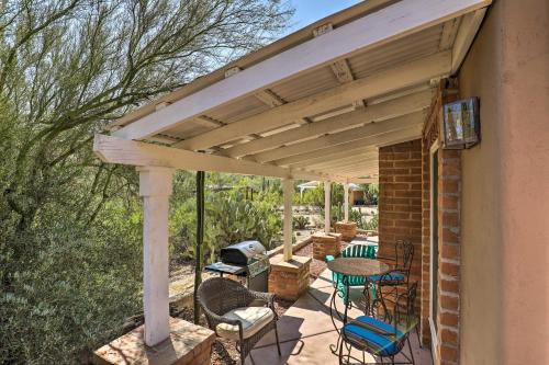 Esperanza Quaint Tucson Home with Hot Tub and Patio near เกทส์ พาส