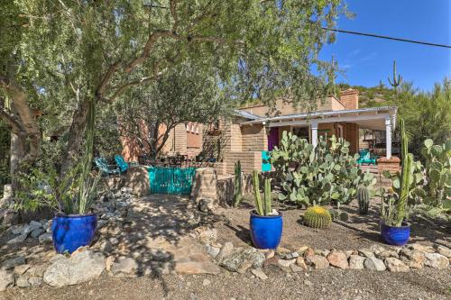 Esperanza - Quaint Tucson Home with Hot Tub and Patio