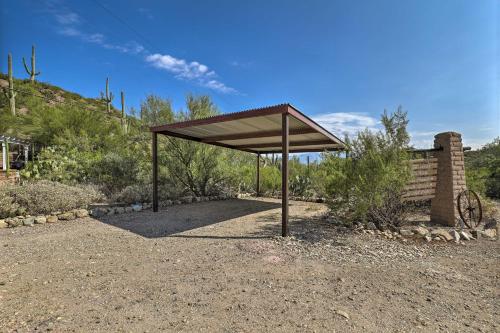 Esperanza - Quaint Tucson Home with Hot Tub and Patio