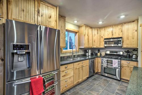Cozy Morrison Retreat with Mtn View and Game Room! in Morrison, USA