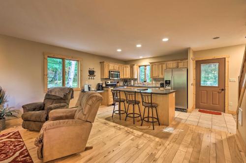 Updated Beech Mountain Cabin with Deck and Grill! in Beech Mountain, USA