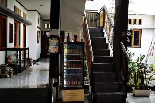 Dinnar Homestay Gayungan Syariah RedPartner – Surabaja, IL