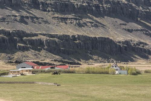 Bragdavellir Cottages - image 13