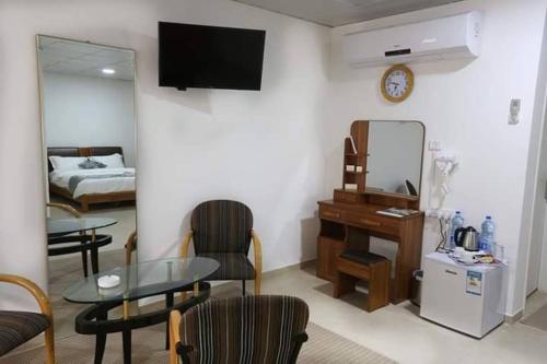 MERYLAND in Ramallah