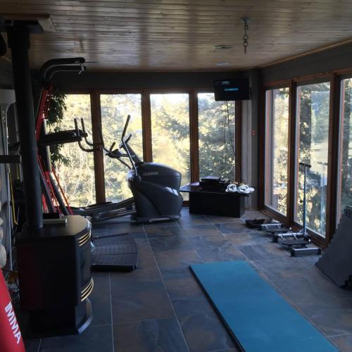 Spectacular Mountain Top Property in Morrison, USA