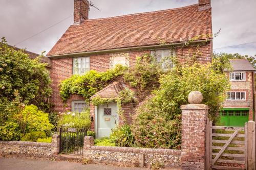 Pear Tree Cottage - Ratton Village