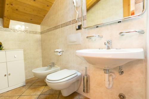 Hotel Champagne - image 2