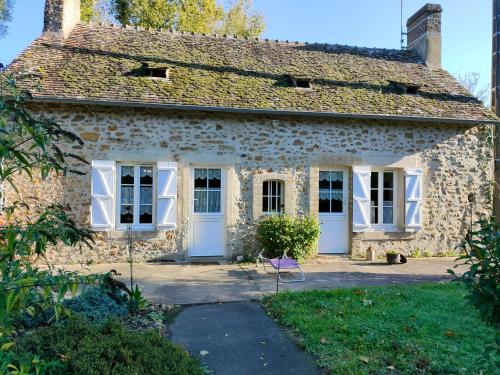 "Rêves de Gamins" Chambre de gauche, 4 couchages dans gîte de campagne "La Camusière", proche du Pôle Européen et du circuit des 24h chambre d'hôte Rossay
