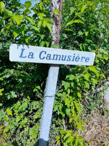 "Rêves de Gamins" Chambre de gauche, 4 couchages dans gîte de campagne "La Camusière", proche du Pôle Européen et du circuit des 24h