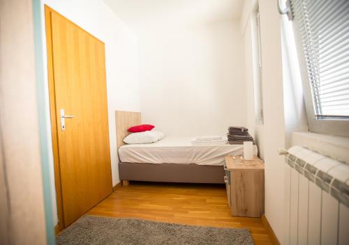 Three Bedroom Apartment Near City Center, Skopje (fotografie 7)