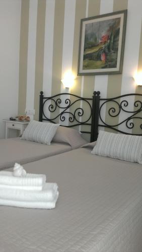 Hotel Cyclades - image 2